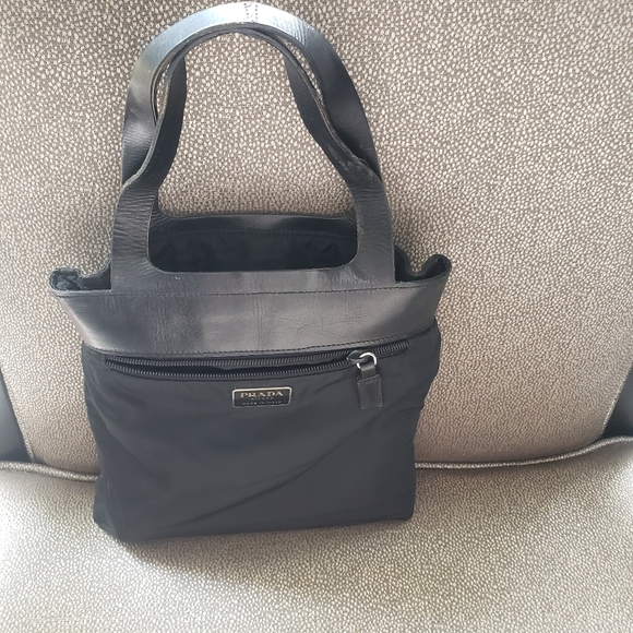 Small beautiful handbag PRADA - Picture 1 of 13
